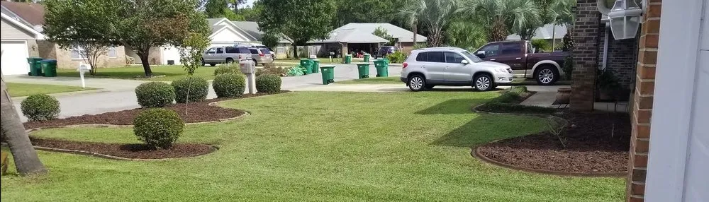 Affordable landscaping services in Navarre, FL by Clean2Xtreme