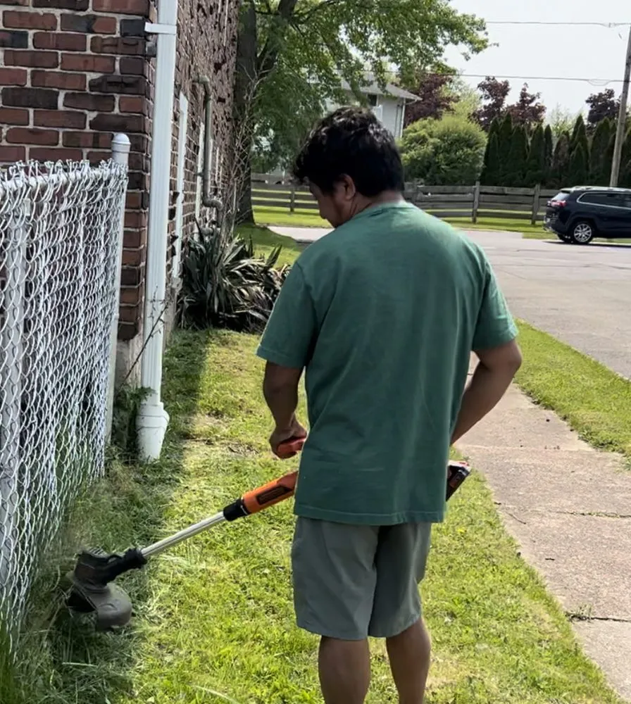 Expert yard cleanup service for residential properties in Buffalo, NY by Cleanbuffalo Cleaning & Lawn Care Services