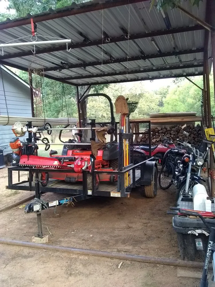 Reliable garden landscaping in Jefferson, TX by Cleancut Gardening Service