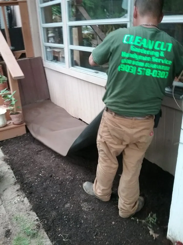 Custom landscaping services experts serving Jefferson, TX - Cleancut Gardening Service