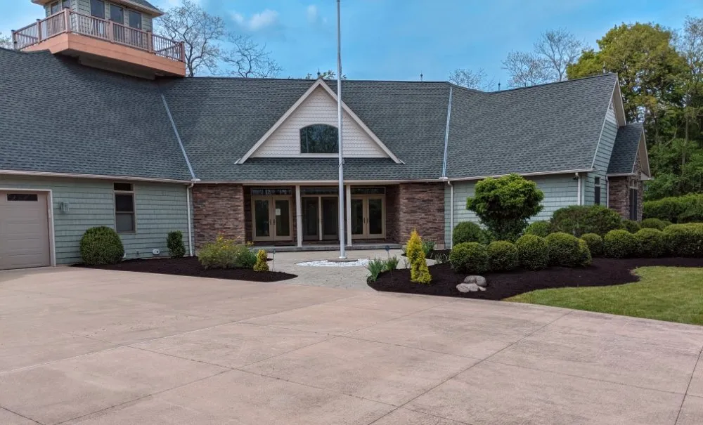 Local residential landscaping experts serving Medina, OH - Cleaner Grounds