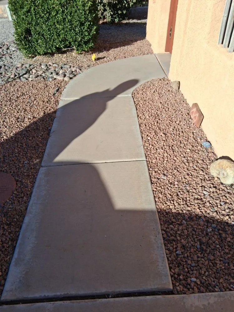 Custom yard maintenance for homes across Las Cruces, NM - CleaninBoyz