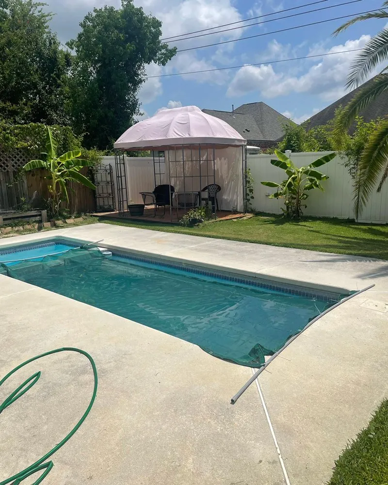 Custom garden landscaping near you in Baton Rouge, LA by Cleaning The Earth