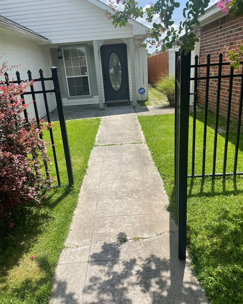 Trusted outdoor landscaping experts serving Baton Rouge, LA - Cleaning The Earth