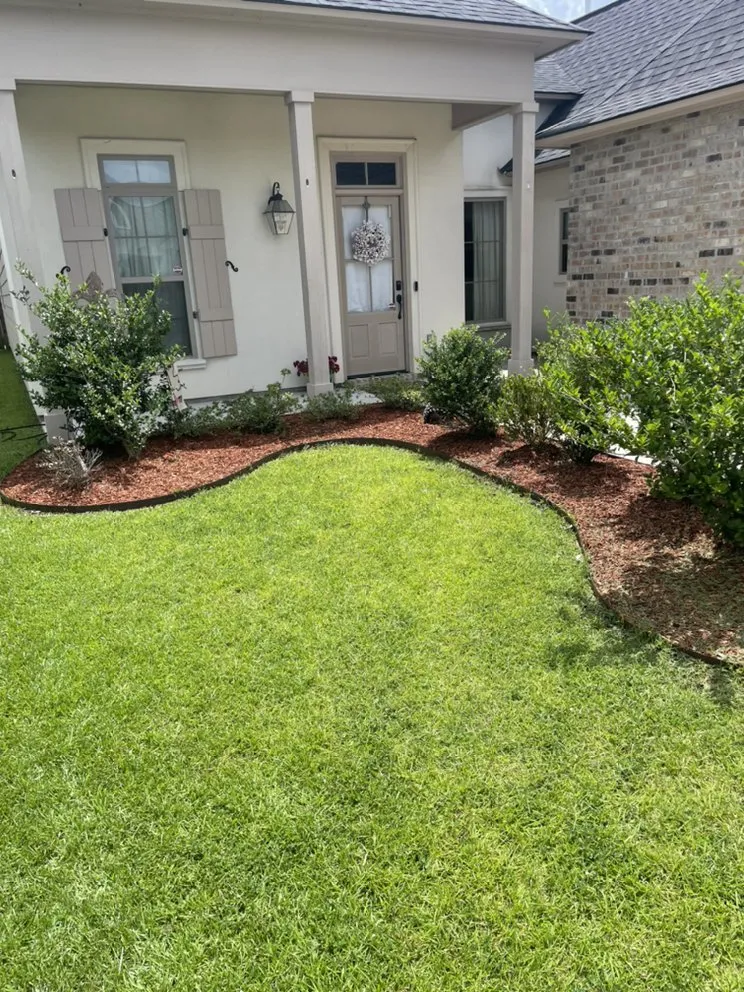 Reliable lawn mowing service near you across Baton Rouge, LA - Cleaning The Earth