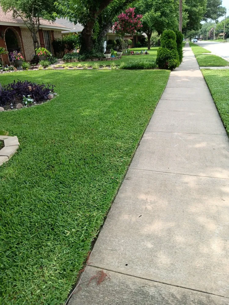 Trusted lawn mowing service for beautiful yards in Garland, TX by Cleanpro Lawncare