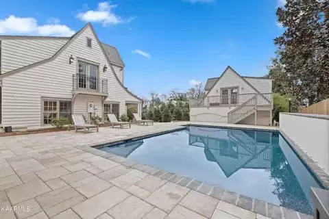 Custom yard cleanup service in Knoxville, TN by Clear Creek Landscaping