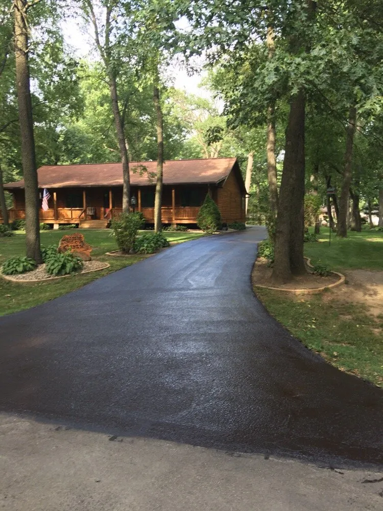 Custom yard maintenance in Bourbonnais, IL by Clear Path