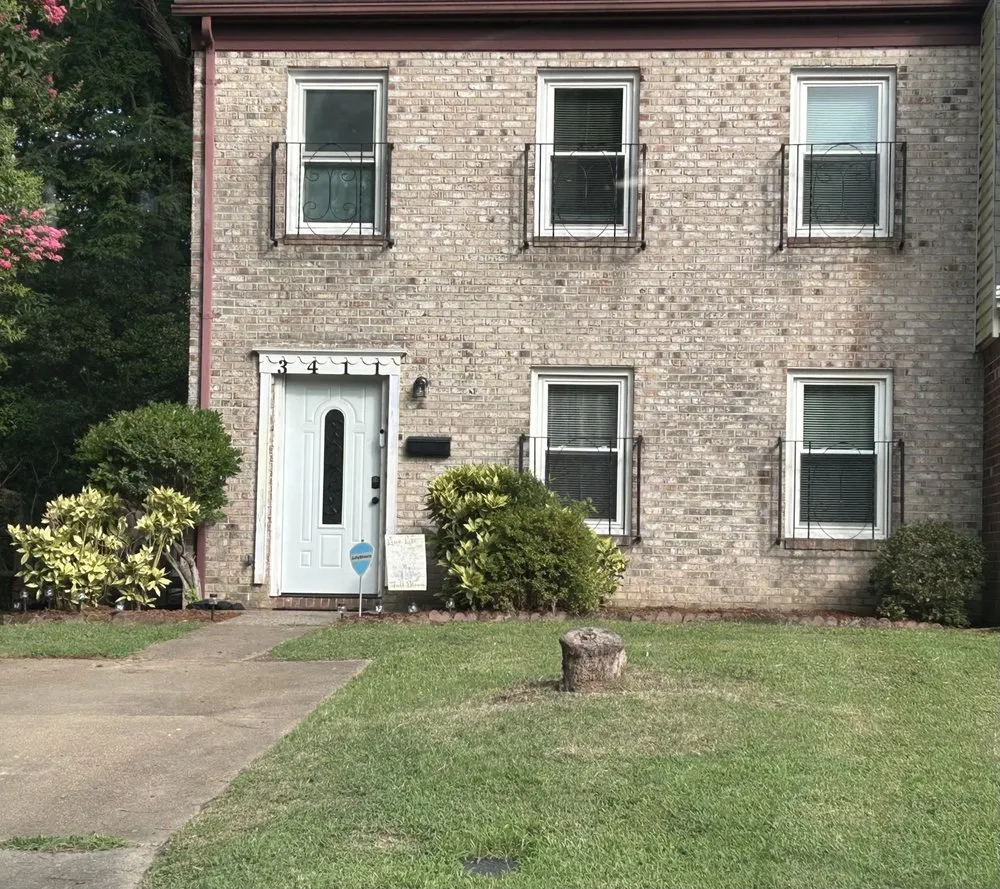 Expert lawn care service for homes in Virginia Beach, VA by Clear Path