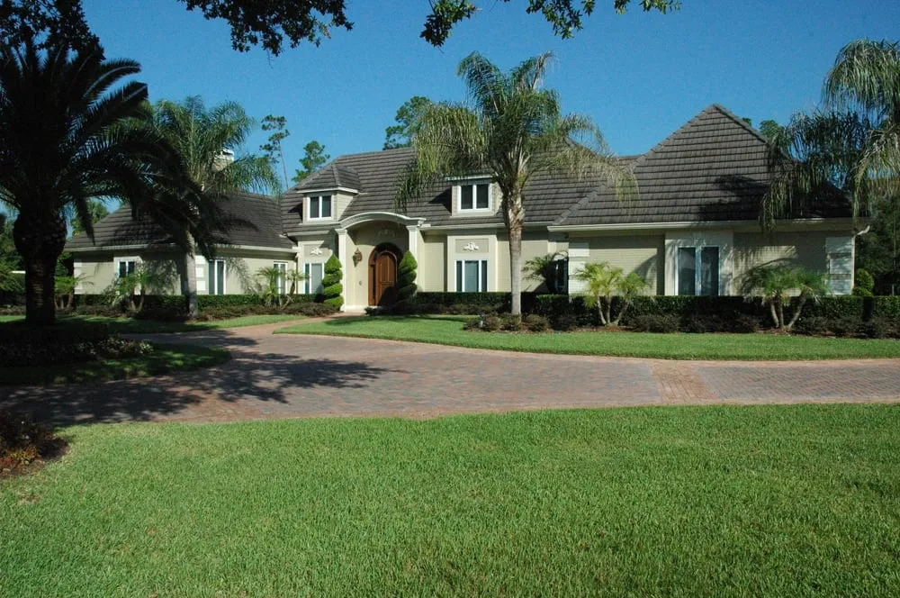 Professional residential landscaping for beautiful yards in Casselberry, FL by Clear Water PSI