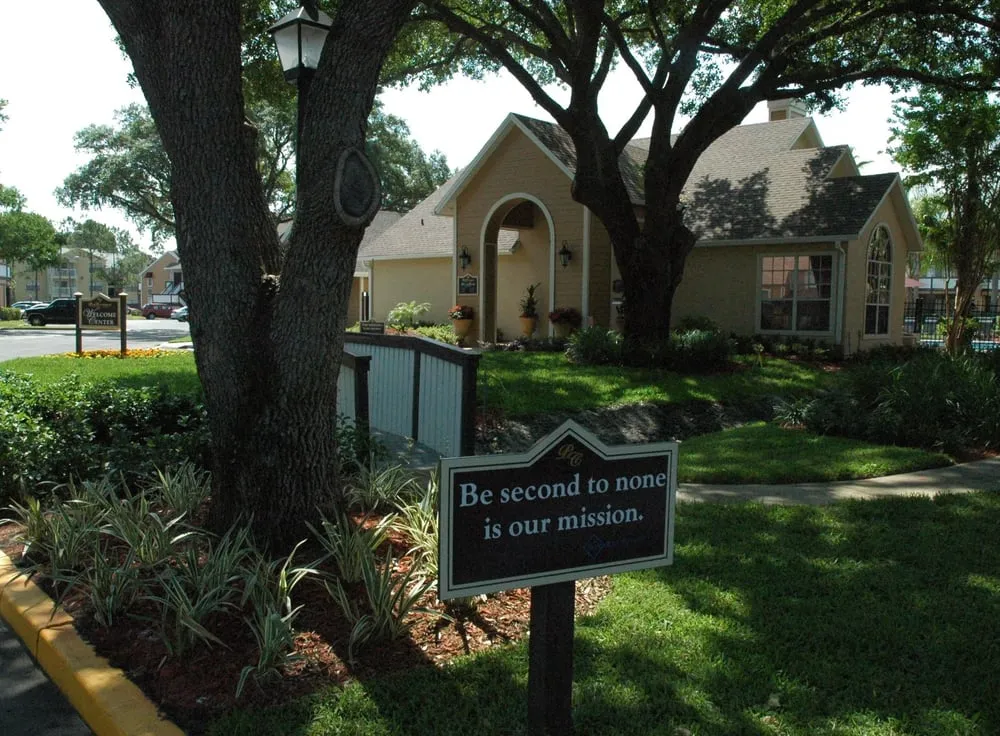 Professional residential landscaping in Casselberry, FL by Clear Water PSI