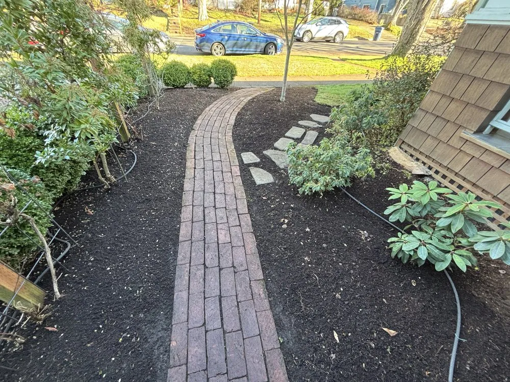 Custom landscaping services with custom design across Eugene, OR - ClearLine Service Company