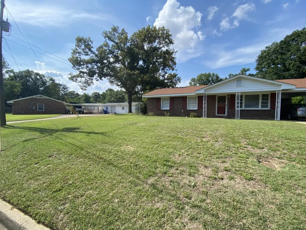 Trusted residential landscaping for year-round maintenance across Clanton, AL - ClearView Window & Lawn Care