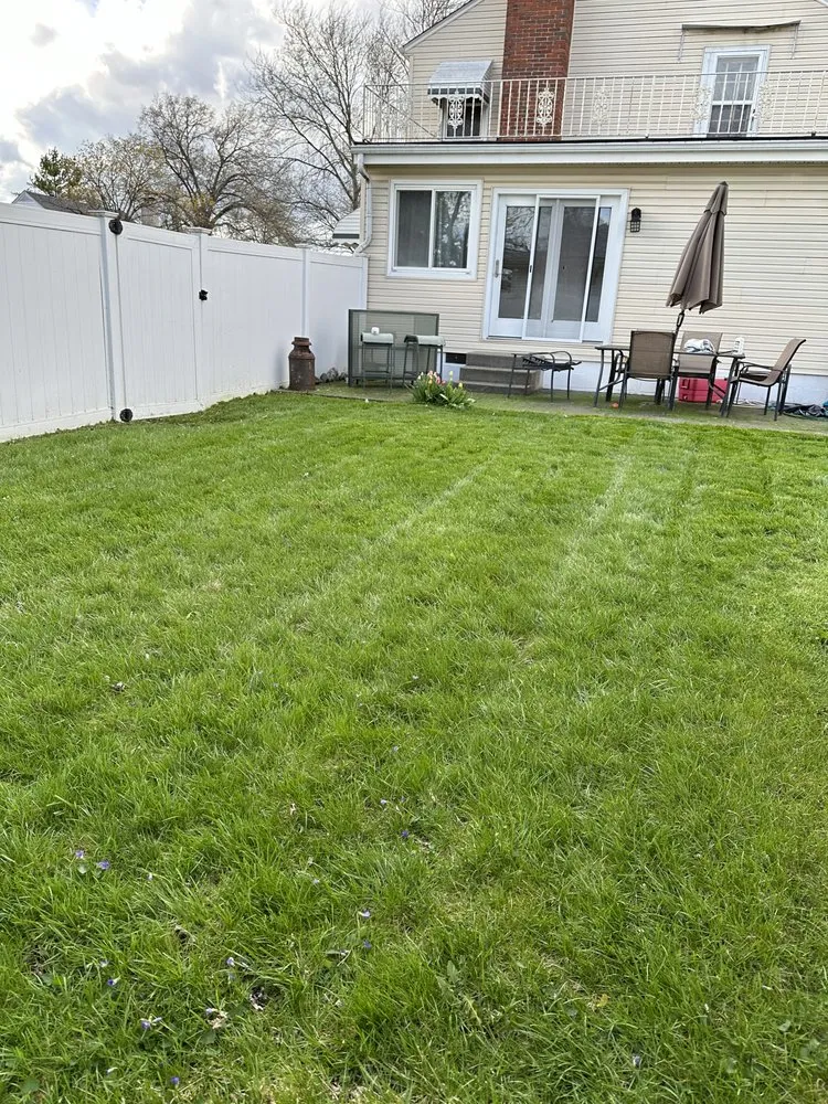 Trusted landscape installation for residential properties in Grove City, OH by Cleen Green Cuts