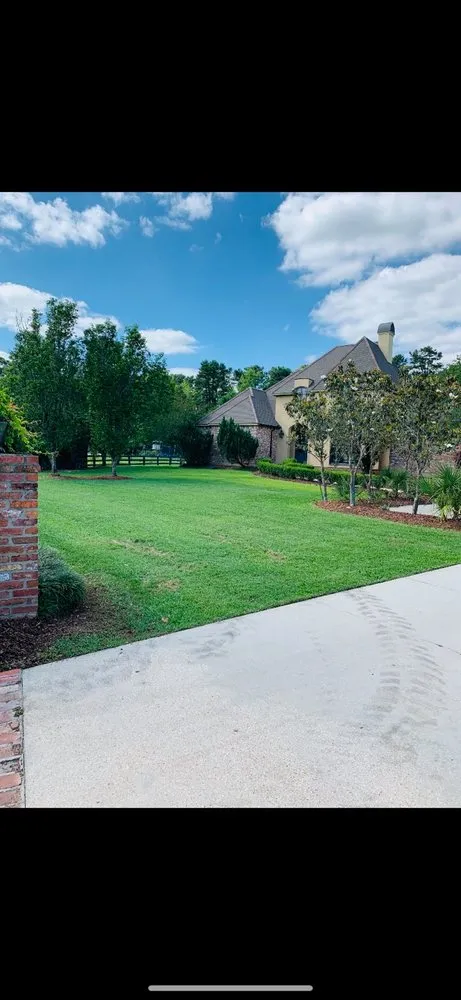 Trusted garden landscaping experts serving Denham Springs, LA - Clemons Lawn Care