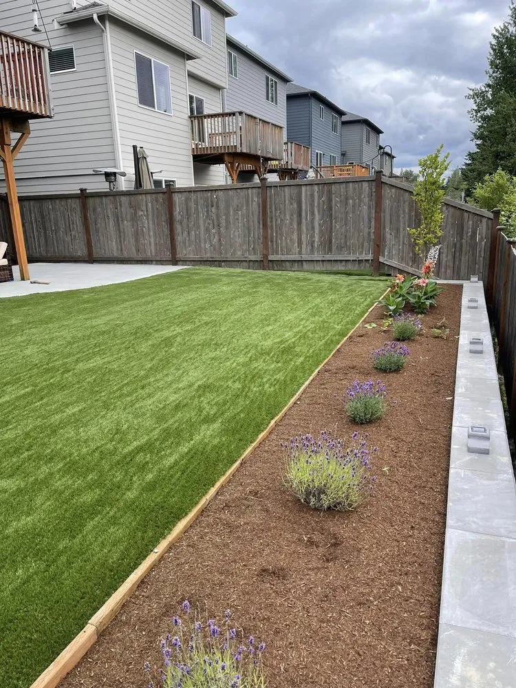 Expert lawn mowing service experts serving Everett, WA - Cleo Landscaping