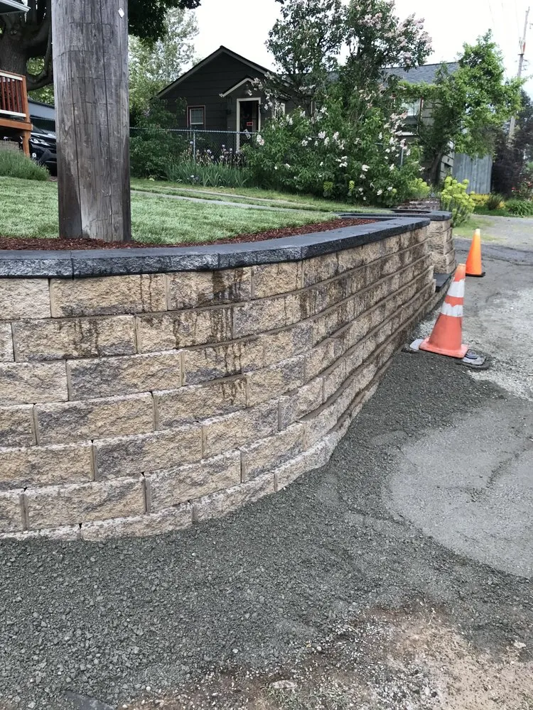 Custom yard maintenance in Everett, WA - Cleo Landscaping