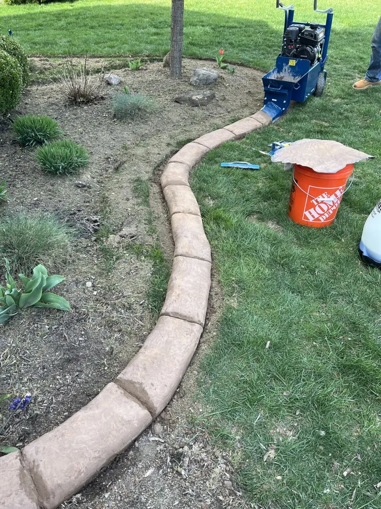 Local residential landscaping experts serving North Ridgeville, OH - Cleveland CurbScapes