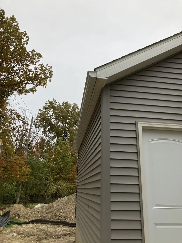 Expert yard cleanup service in Cleveland, OH by Cleveland Home Contractors