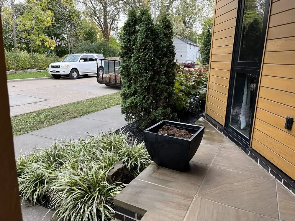 Trusted landscaping services in Cleveland, OH by Clevelawnd
