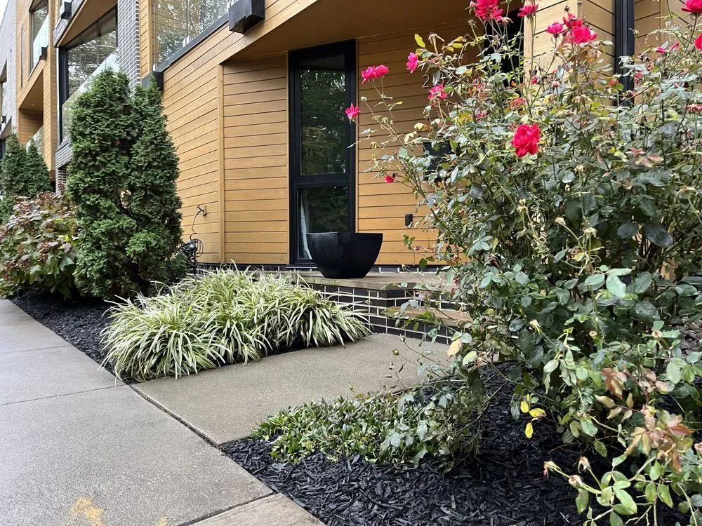 Professional yard maintenance for homes in Cleveland, OH by Clevelawnd