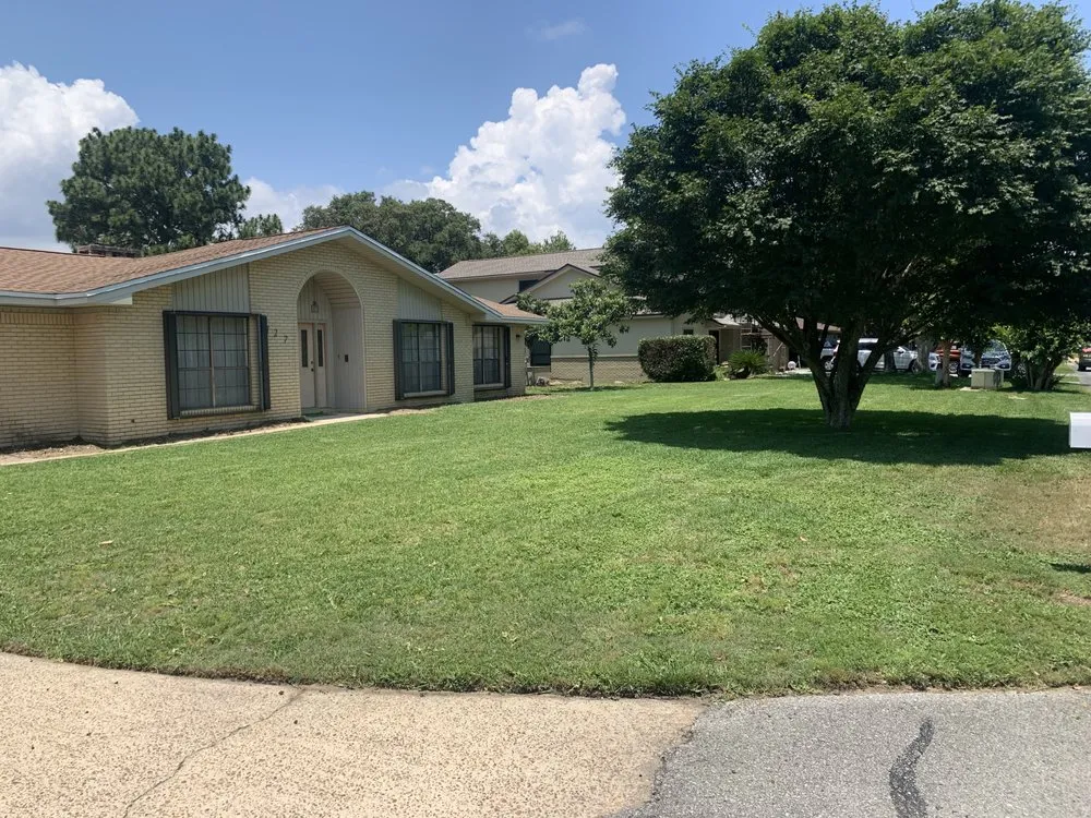 Top-rated residential landscaping in Fort Walton Beach, FL by CLH Lawn Care