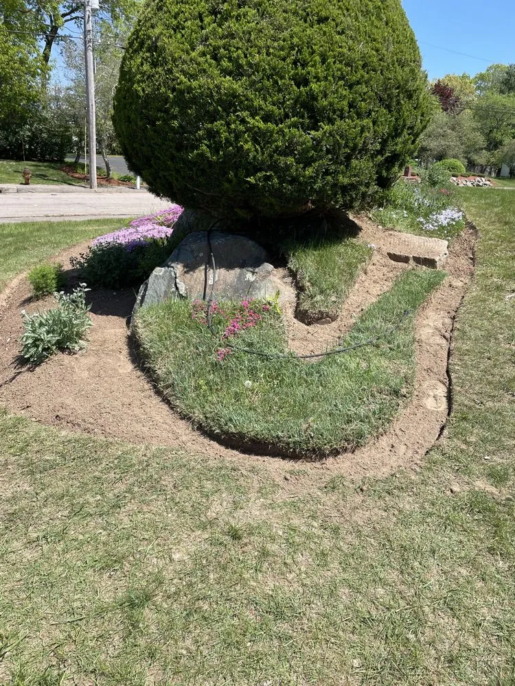 Trusted yard maintenance in Randolph, MA - Clifford’s Landscaping