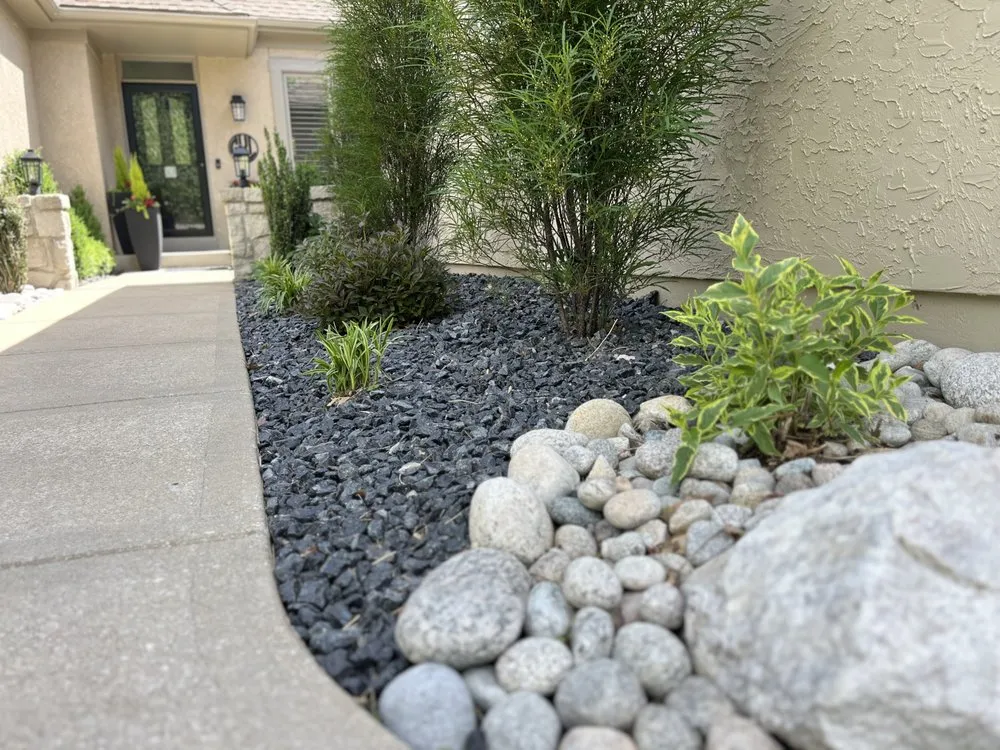 Custom outdoor landscaping in Spring Hill, KS - Cliffy Care Landscaping