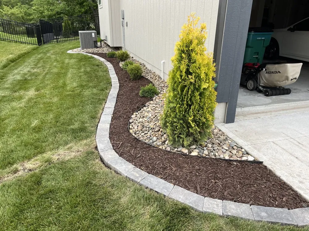 Affordable garden landscaping in Spring Hill, KS - Cliffy Care Landscaping