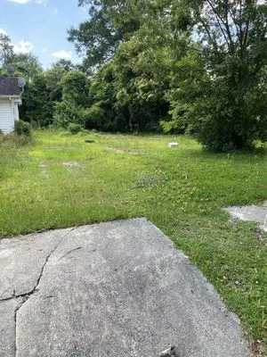 Cline Cuts Lawncare Logo