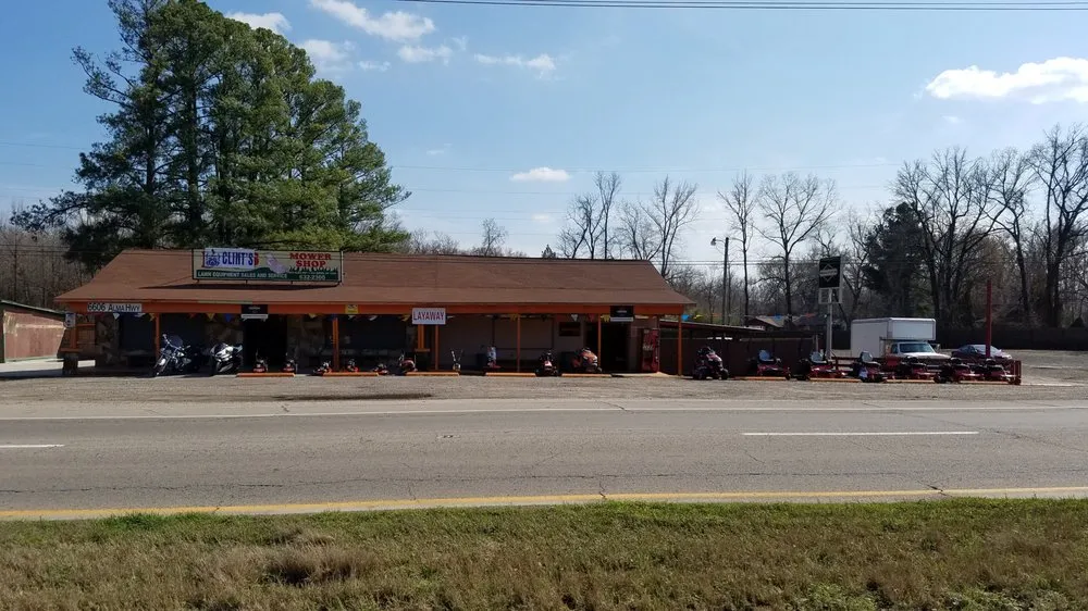 Custom lawn mowing service in Van Buren, AR - Clint's Landscaping & Lawn Tractor Repair