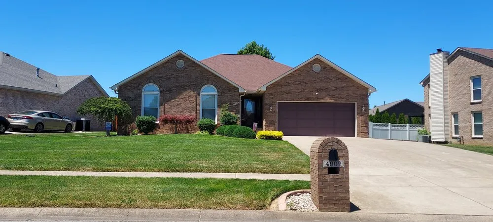 Affordable garden landscaping with custom design in Louisville, KY by Clip It Clean It Lawn Care