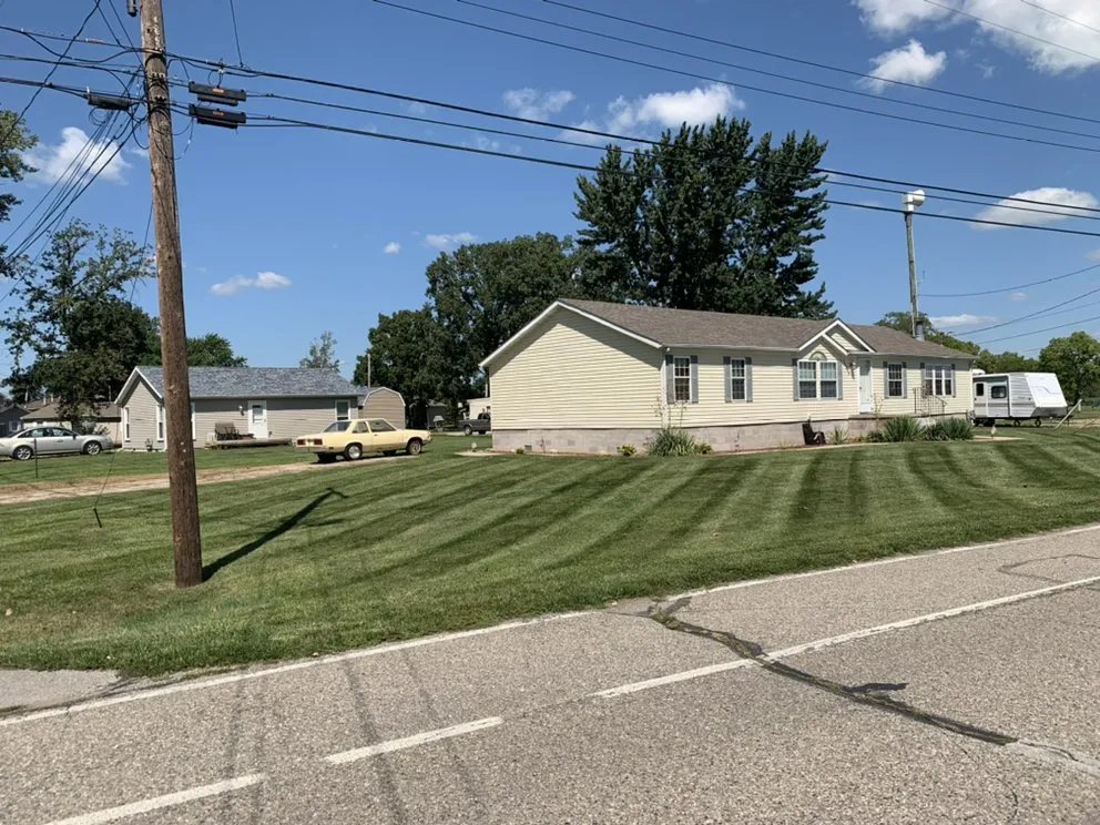 Affordable yard cleanup service in Monroe, MI - Clip It Lawn Care