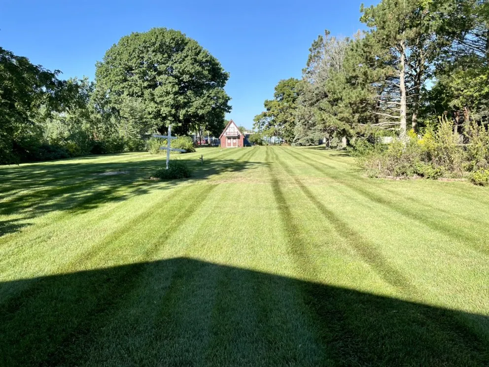Custom yard cleanup service experts serving Monroe, MI - Clip It Lawn Care