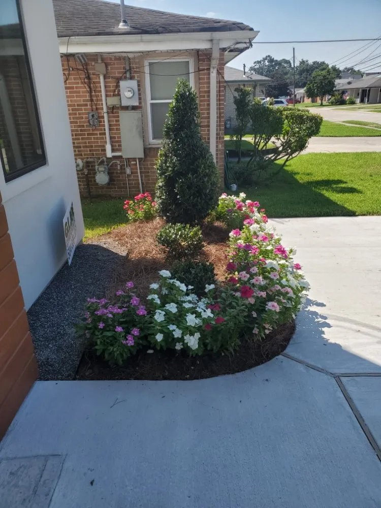 Reliable outdoor landscaping experts serving New Orleans, LA - Clip N Go Lawn Care