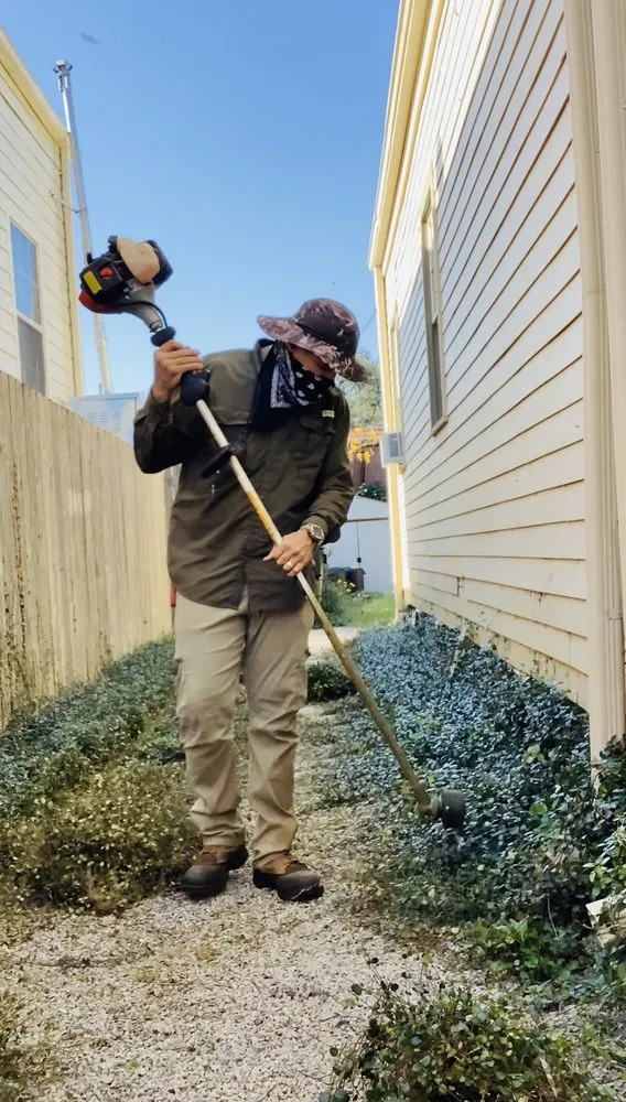 Professional lawn mowing service in New Orleans, LA by Clip N Go Lawn Care