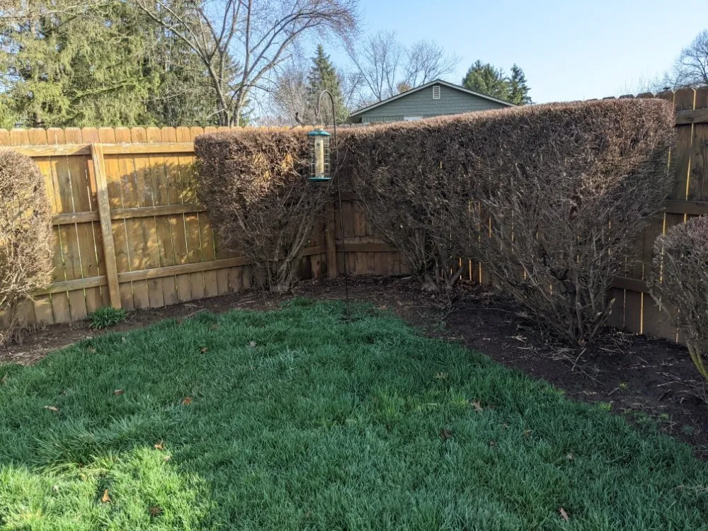 Top-rated garden landscaping in Miamisburg, OH by Clip Yer Tips Lawncare