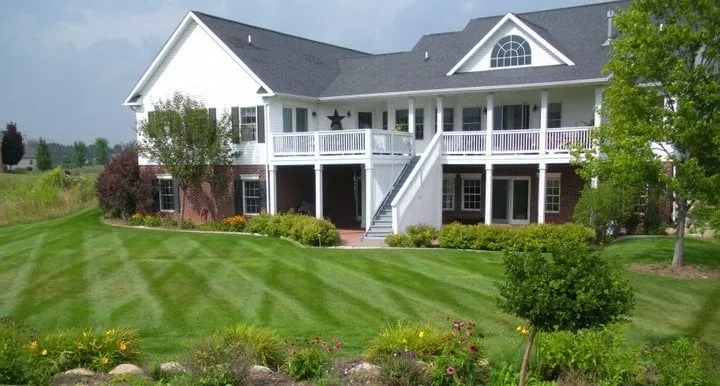 Professional garden landscaping experts serving Davison, MI - Clip'N'Dales