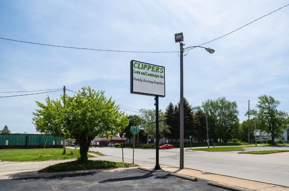 Trusted yard maintenance experts serving Decatur, IL - Clippers Lawn & Landscape