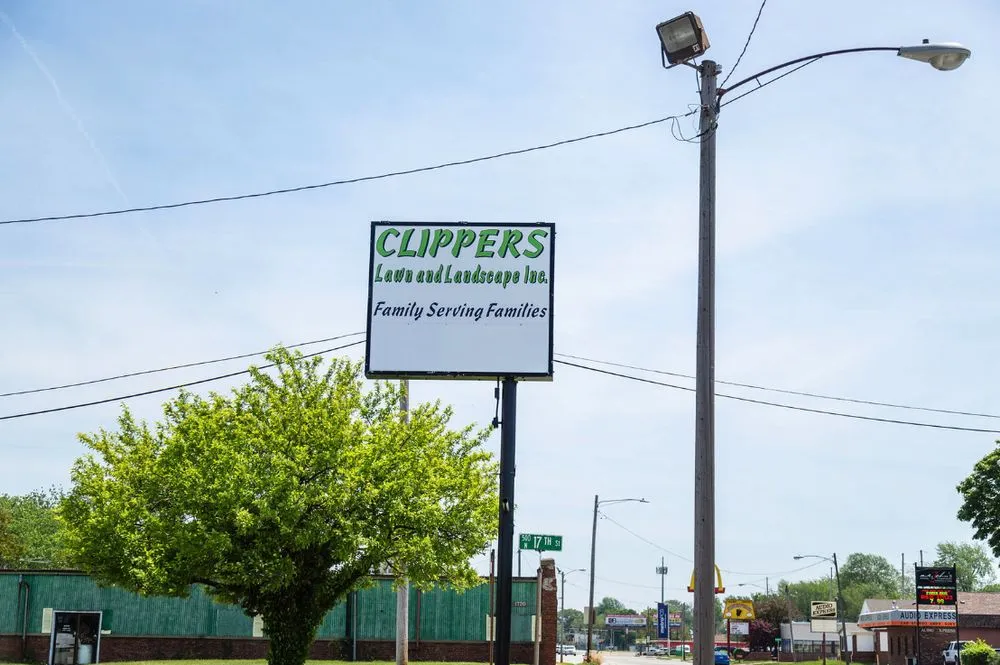 Reliable lawn mowing service experts serving Decatur, IL - Clippers Lawn & Landscape