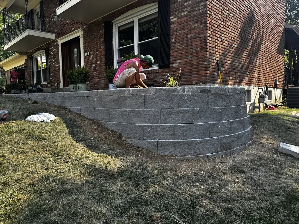 Expert lawn care service in Cincinnati, OH - Clippers Lawn Care