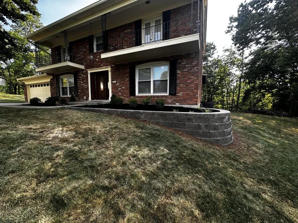 Affordable landscaping services experts serving Cincinnati, OH - Clippers Lawn Care