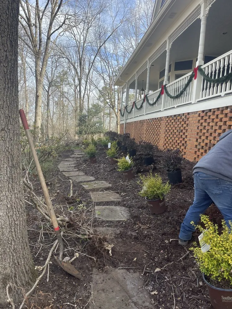 Expert yard maintenance in Cumming, GA - Clipping Landscape