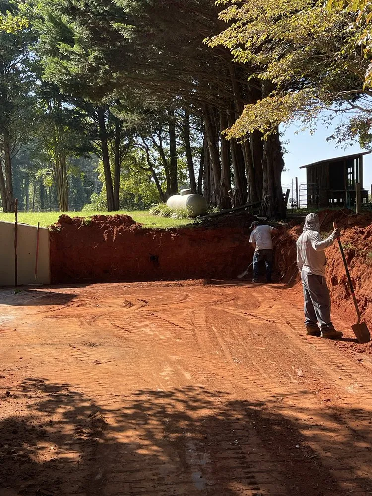 Local yard cleanup service for beautiful yards in Cumming, GA by Clipping Landscape