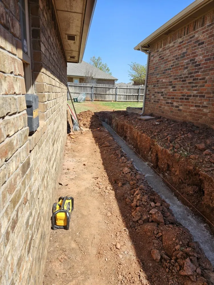 Top-rated lawn mowing service in Moore, OK - Clippings Lawncare And Landscaping