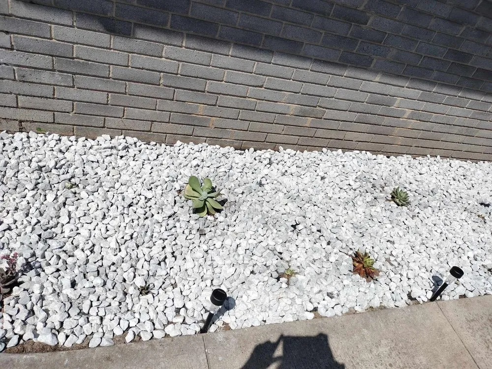 Top-rated garden landscaping for homes in Moore, OK by Clippings Lawncare And Landscaping