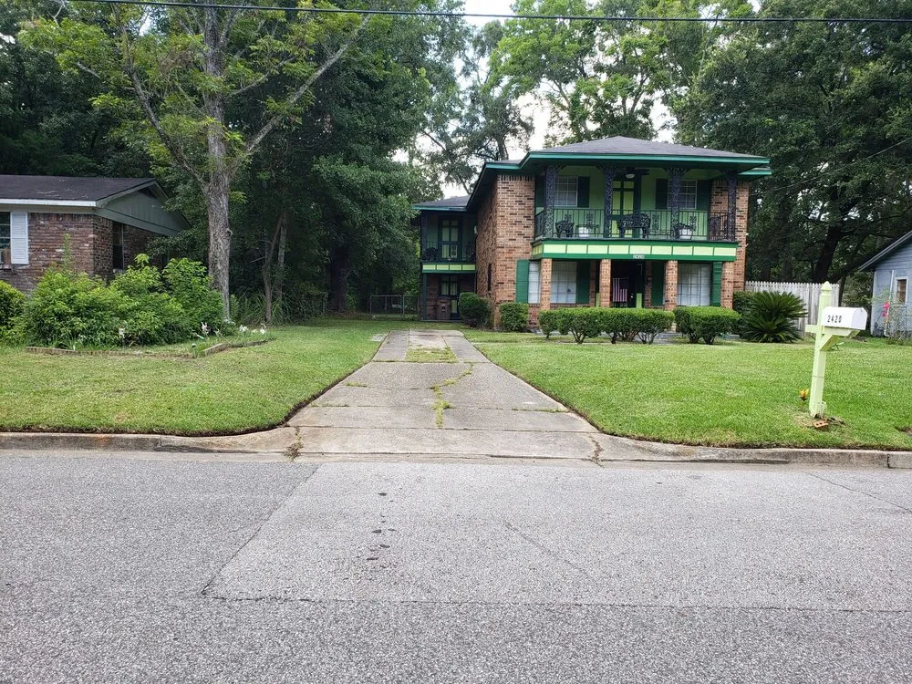 Local landscaping services for residential properties in Mobile, AL by Clips Lawn Care