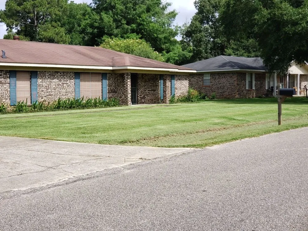 Custom landscaping services in Mobile, AL by Clips Lawn Care