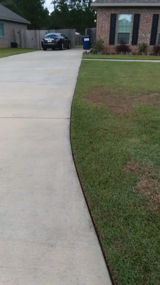 Expert landscaping services for residential properties across Mobile, AL - Clips Lawn Care