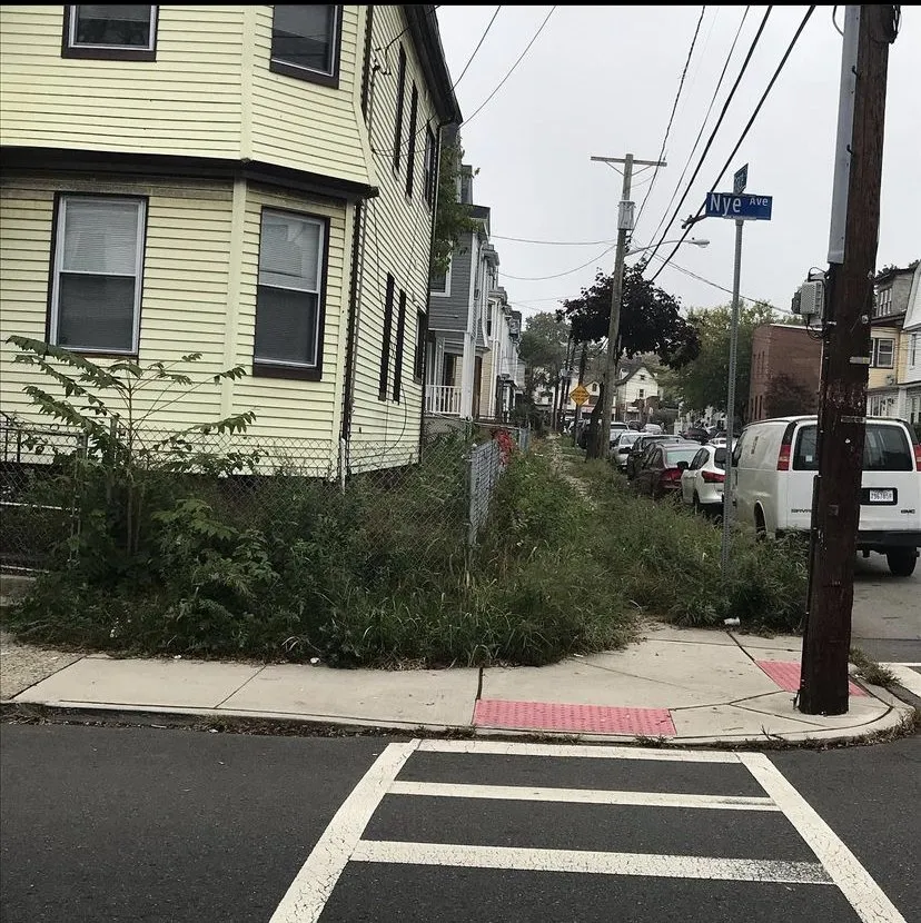 Local garden landscaping for year-round maintenance in Hillside, NJ by Closeknit Property Maintenance